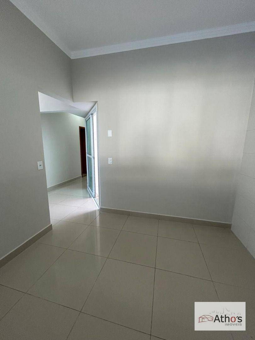 Casa à venda com 3 quartos, 92m² - Foto 4