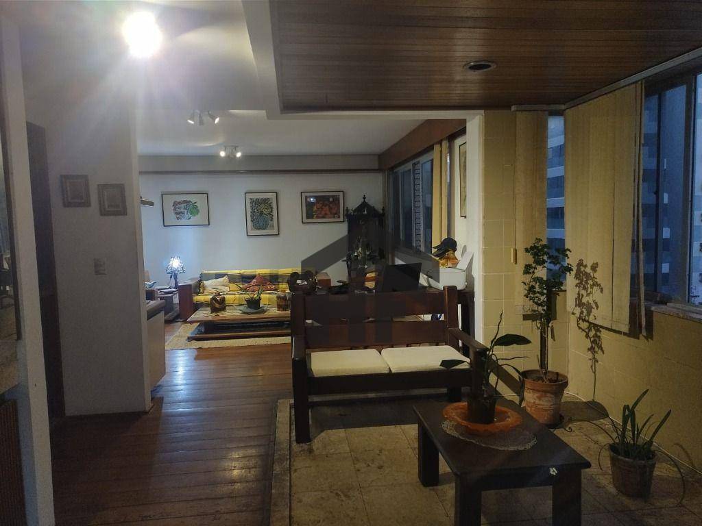 Apartamento à venda com 3 quartos, 162m² - Foto 9