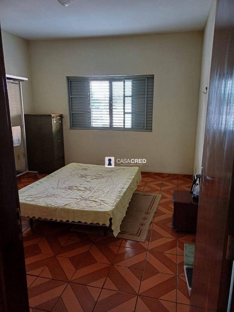 Casa à venda com 3 quartos, 270m² - Foto 4