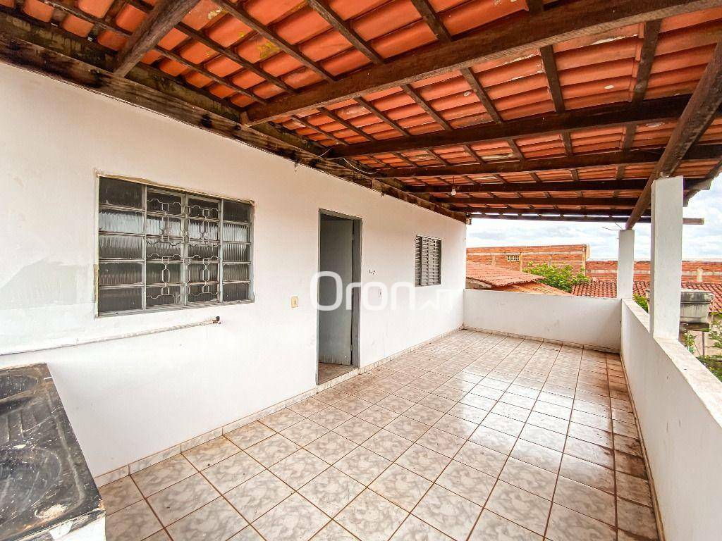 Sobrado à venda com 6 quartos, 300m² - Foto 1