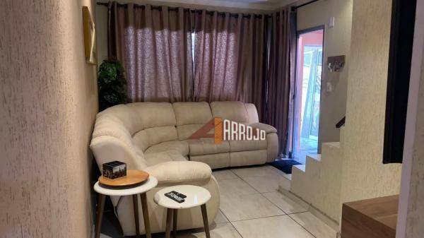 Sobrado à venda com 3 quartos, 117m² - Foto 1