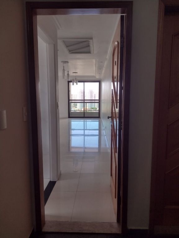 Apartamento à venda com 3 quartos, 81m² - Foto 21