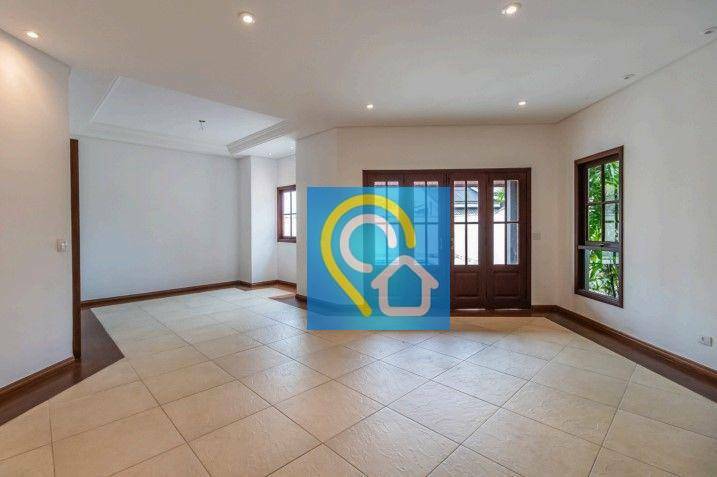 Casa de Condomínio à venda com 4 quartos, 305m² - Foto 2