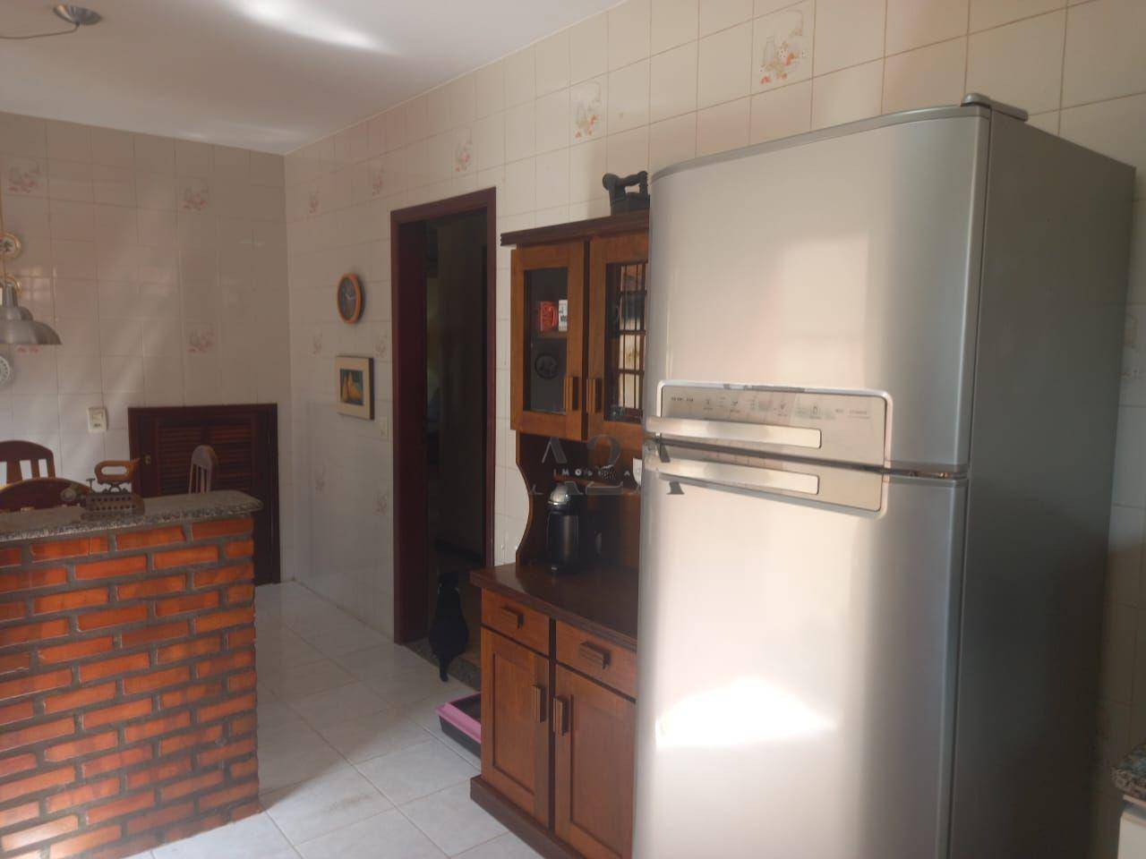 Casa à venda com 3 quartos, 200m² - Foto 15