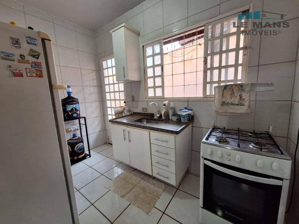 Casa à venda com 2 quartos, 73m² - Foto 9