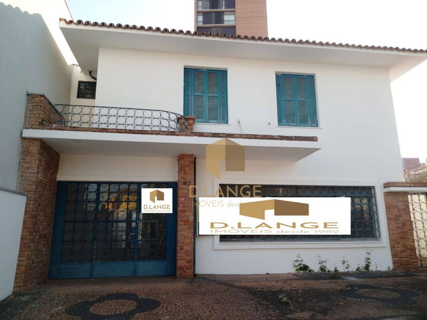 Casa para alugar com 4 quartos, 274m² - Foto 1