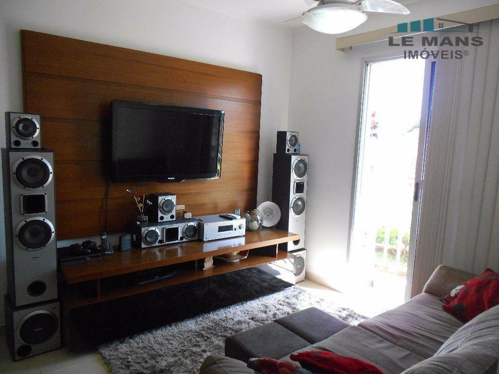 Apartamento à venda com 3 quartos, 70m² - Foto 4