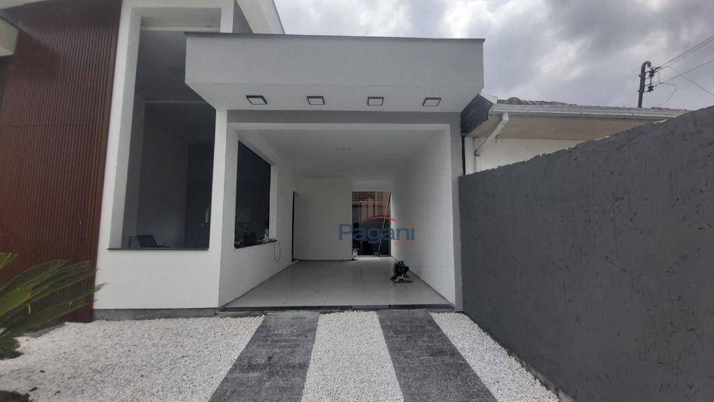 Casa à venda com 3 quartos, 90m² - Foto 4