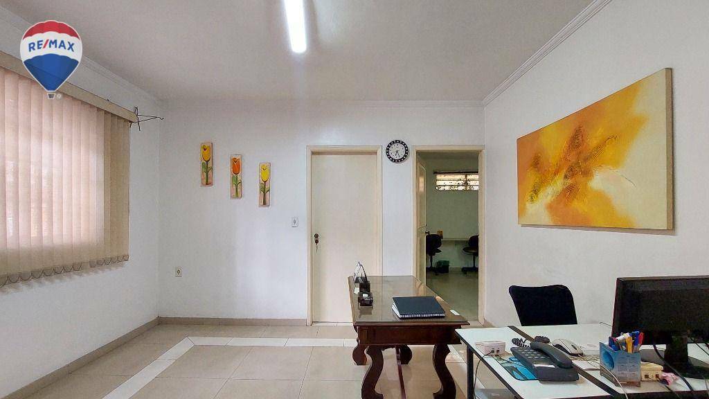 Casa para alugar com 3 quartos, 190m² - Foto 22