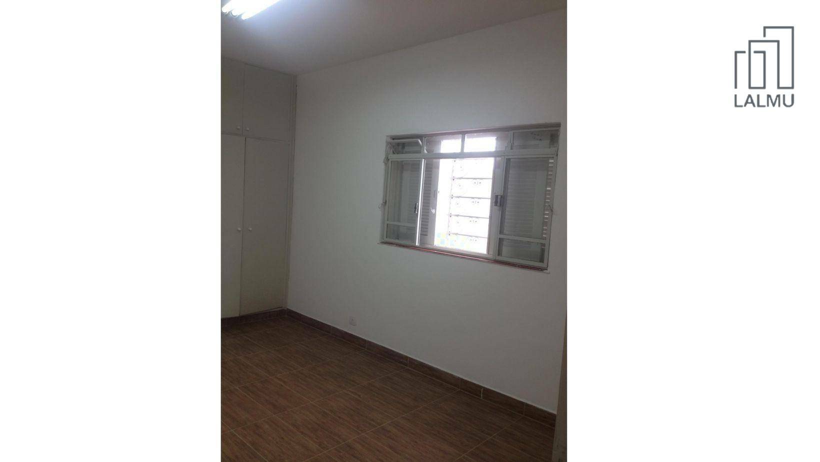 Casa para alugar com 3 quartos, 160m² - Foto 2