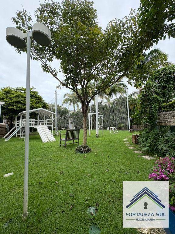 Casa de Condomínio à venda com 5 quartos, 307m² - Foto 31