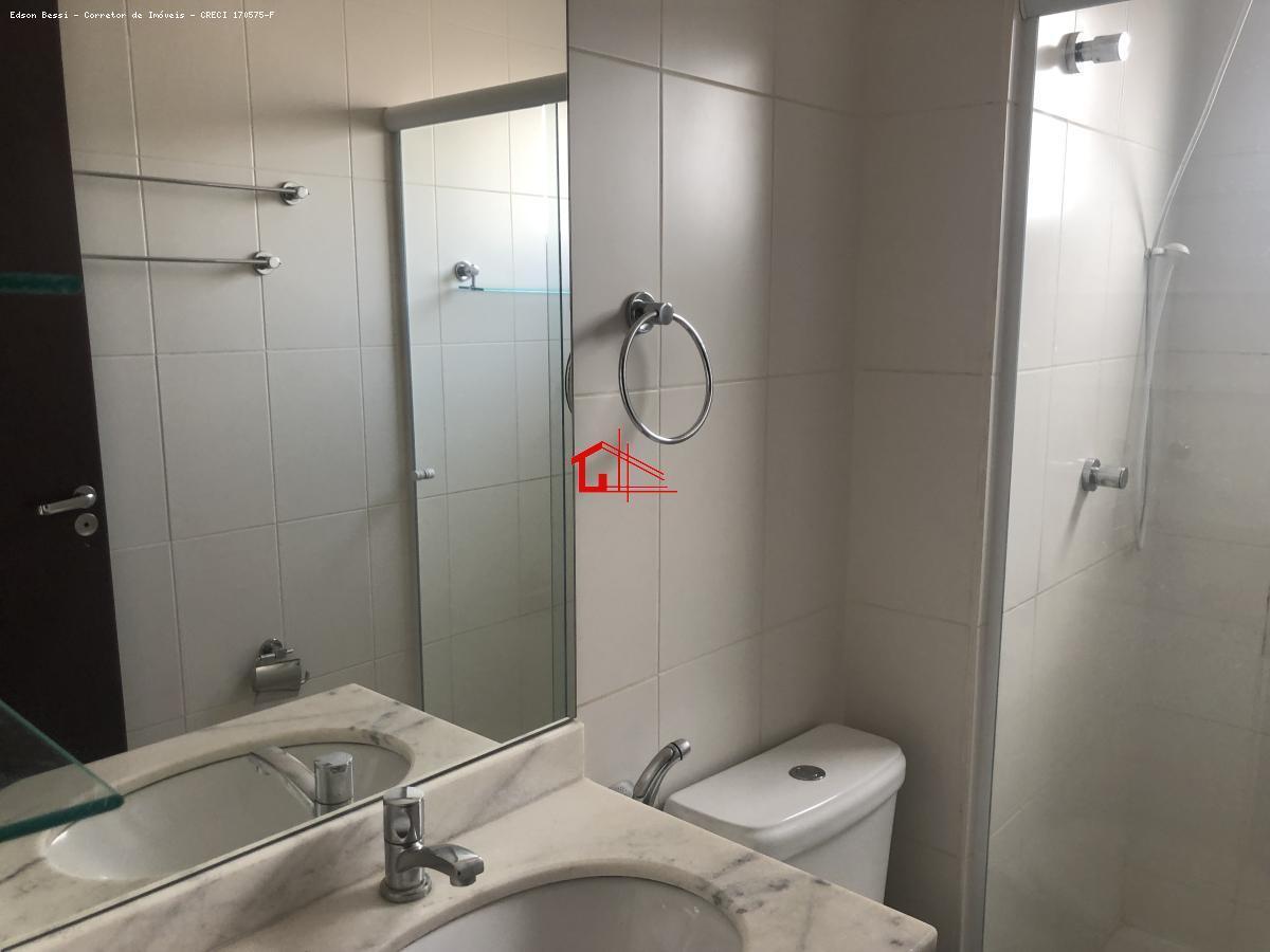 Apartamento à venda com 2 quartos, 75m² - Foto 17