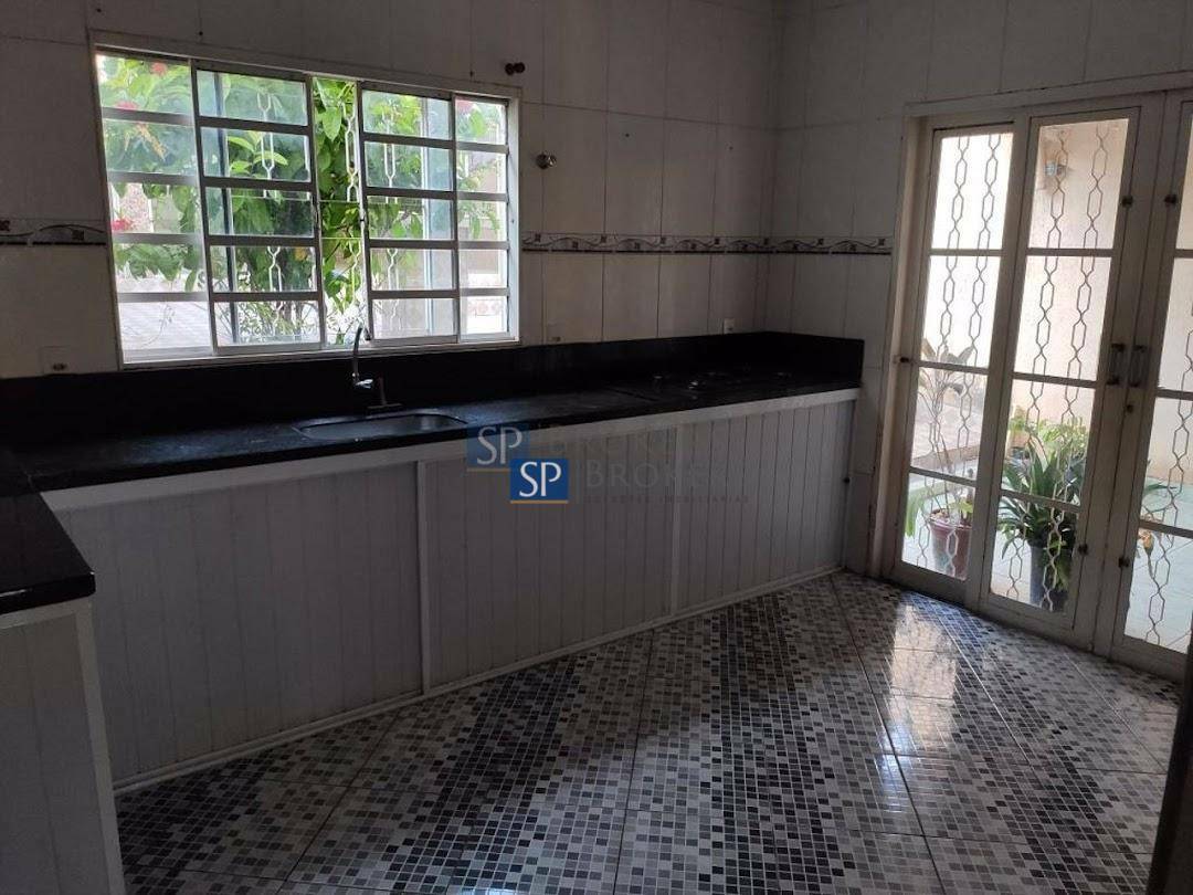 Casa à venda com 4 quartos, 240m² - Foto 19