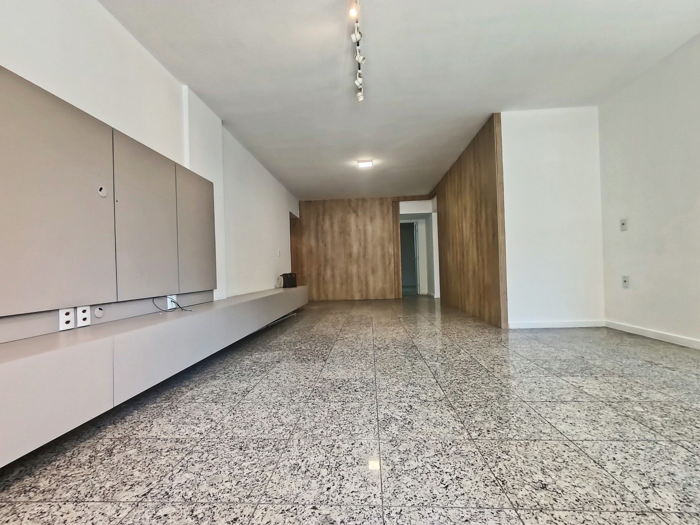 Apartamento à venda com 3 quartos, 129m² - Foto 3