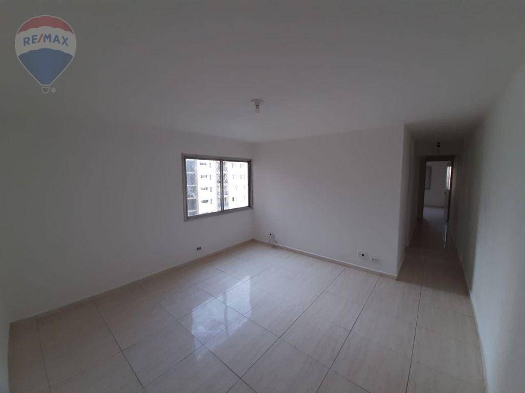 Apartamento à venda com 2 quartos, 67m² - Foto 3