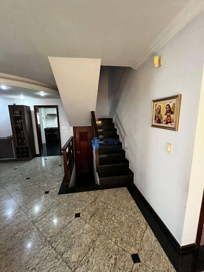 Sobrado à venda com 5 quartos, 400m² - Foto 2