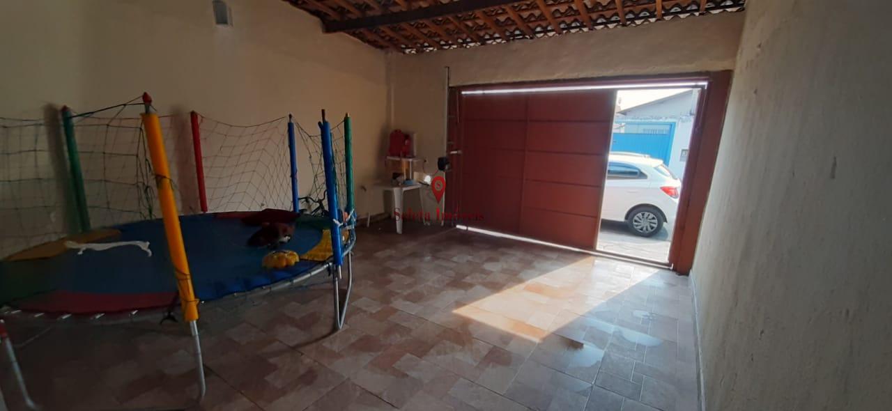 Casa à venda com 2 quartos, 100m² - Foto 2