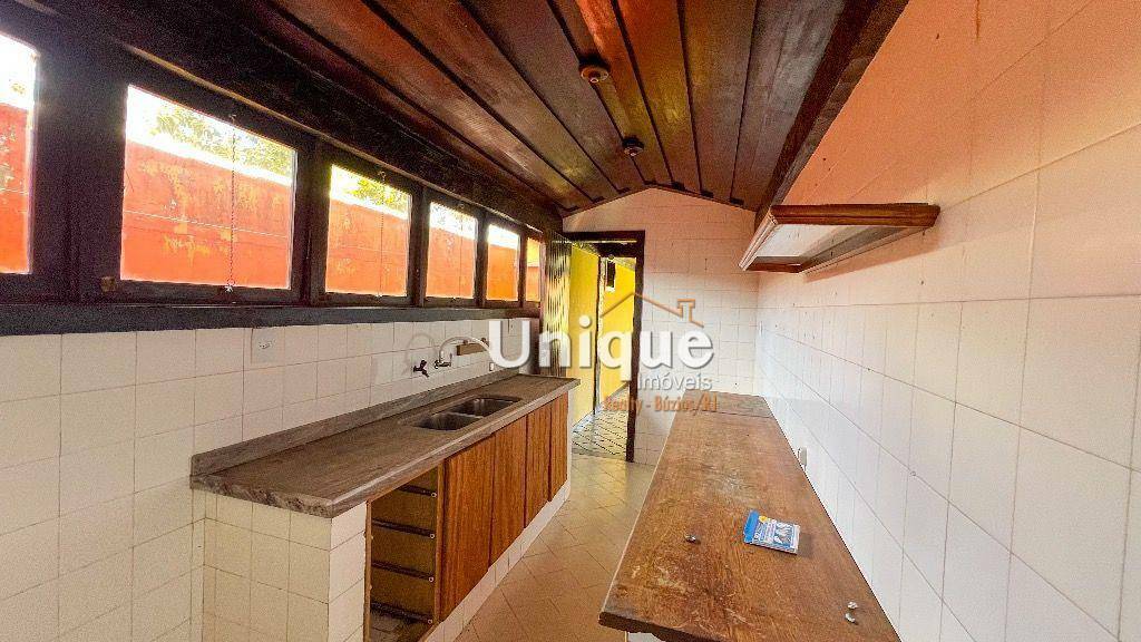 Casa à venda com 4 quartos, 387m² - Foto 9