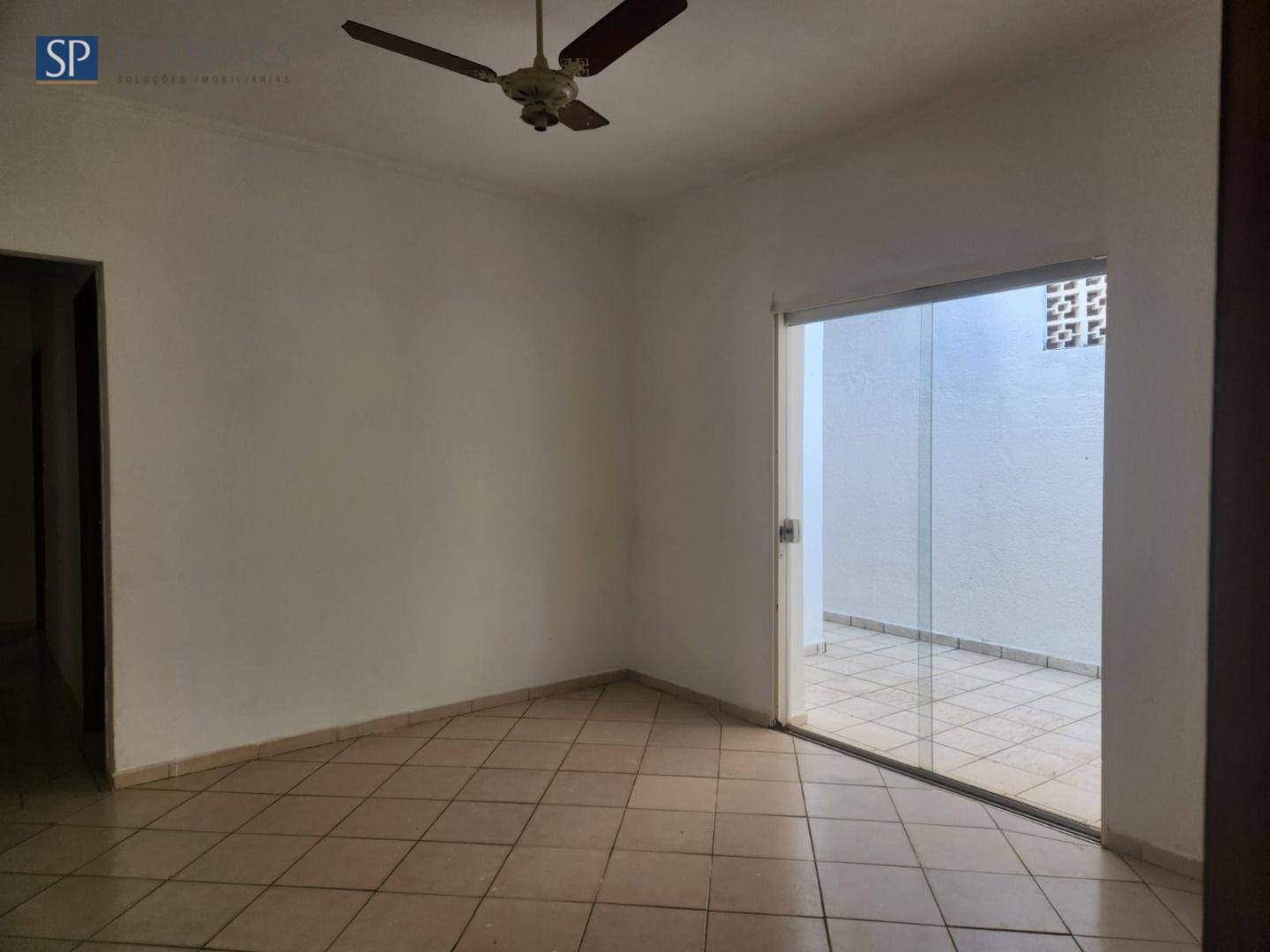 Casa à venda com 3 quartos, 168m² - Foto 8