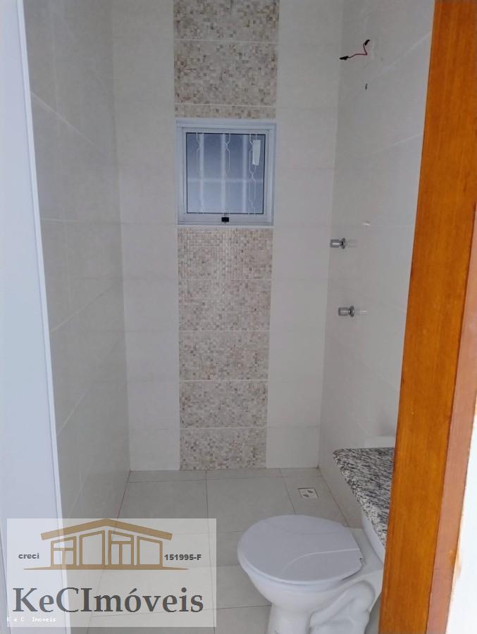 Casa à venda com 2 quartos, 67m² - Foto 3