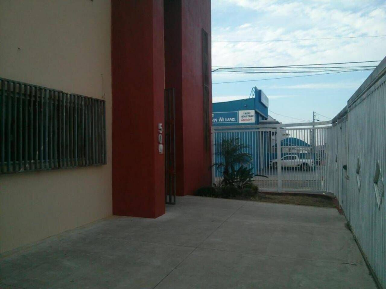 Depósito-Galpão-Armazém para alugar com 6 quartos, 900m² - Foto 1