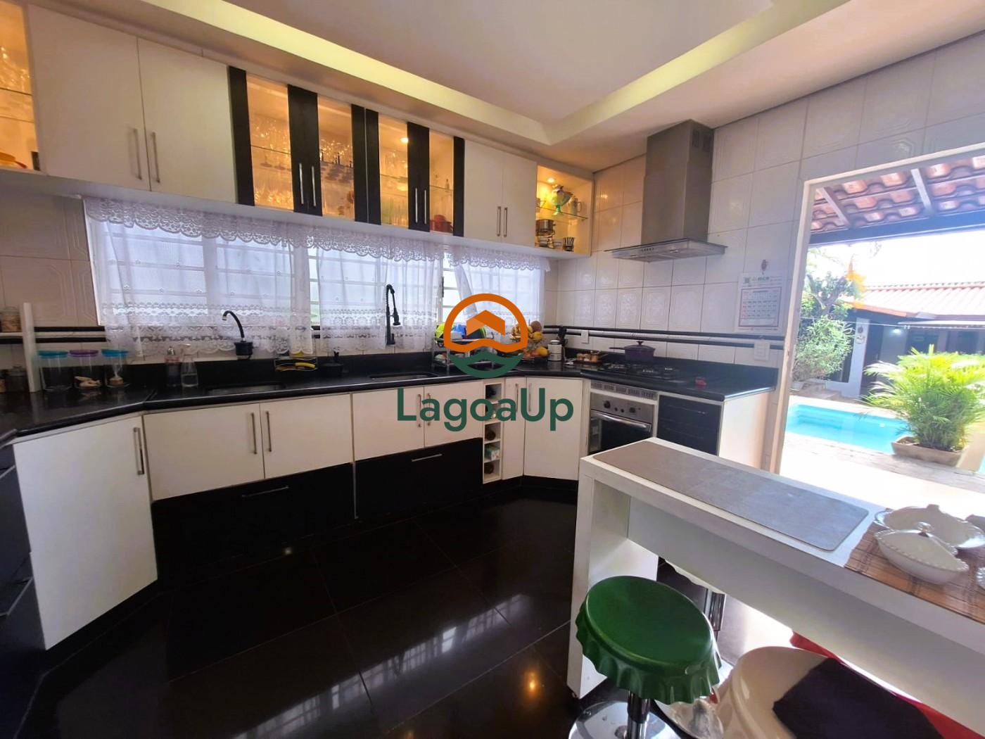 Casa à venda com 3 quartos, 238m² - Foto 10