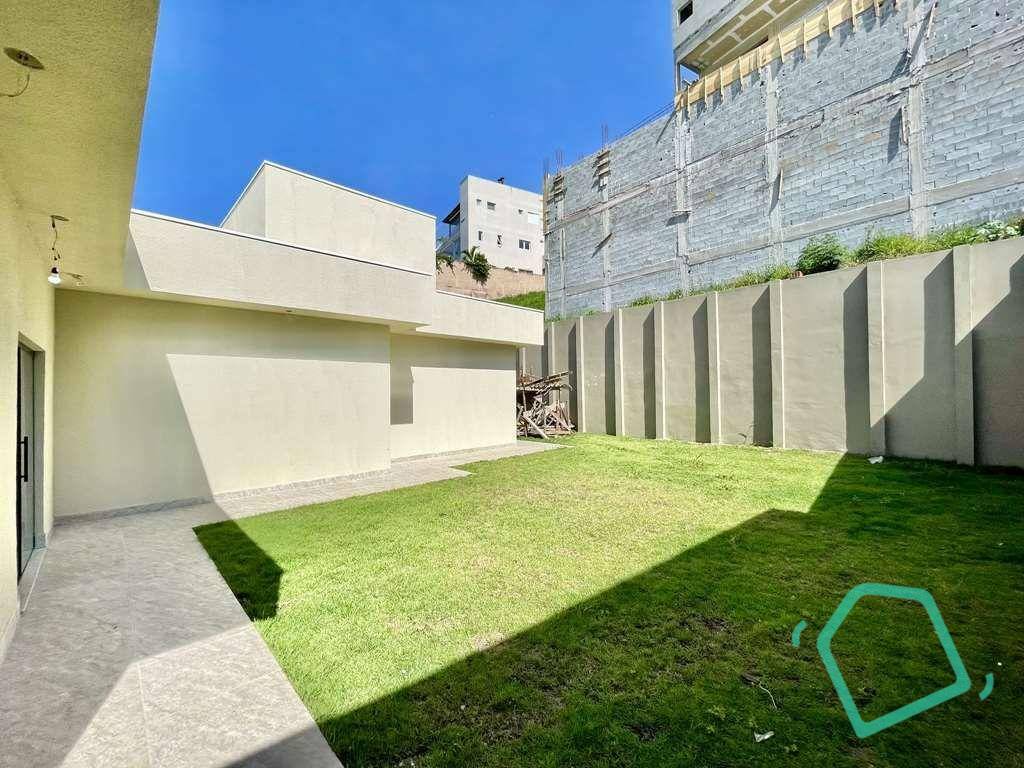 Casa de Condomínio à venda com 3 quartos, 230m² - Foto 32