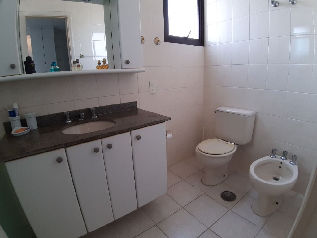 Apartamento à venda com 3 quartos, 140m² - Foto 7