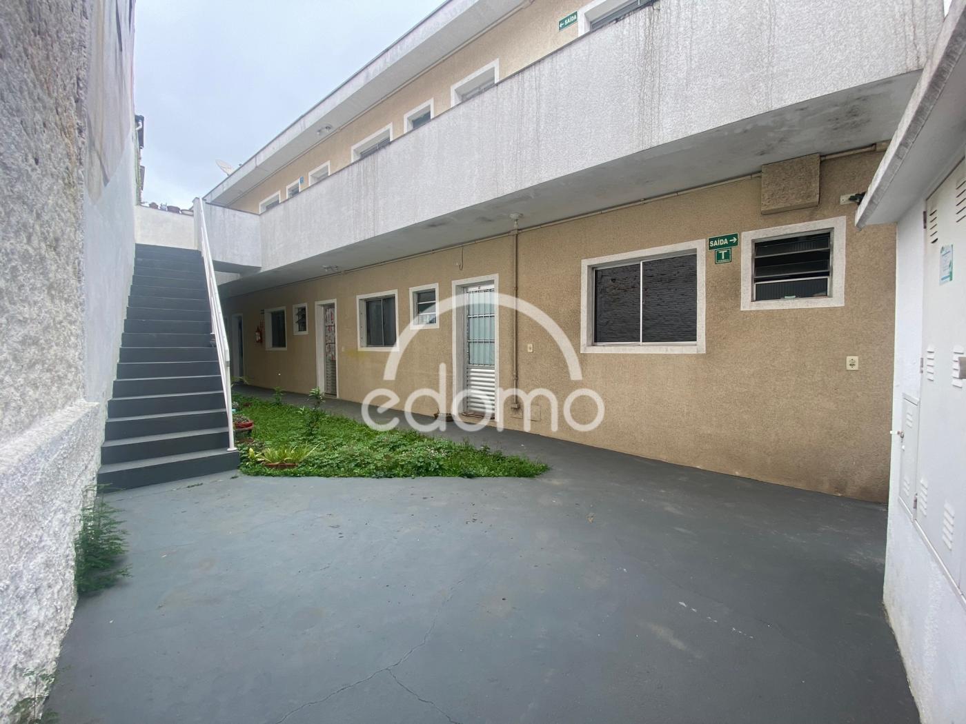 Casa Comercial à venda com 10 quartos, 133m² - Foto 2