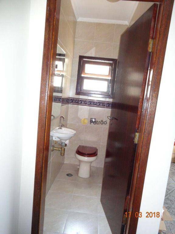 Sobrado à venda com 3 quartos, 244m² - Foto 4