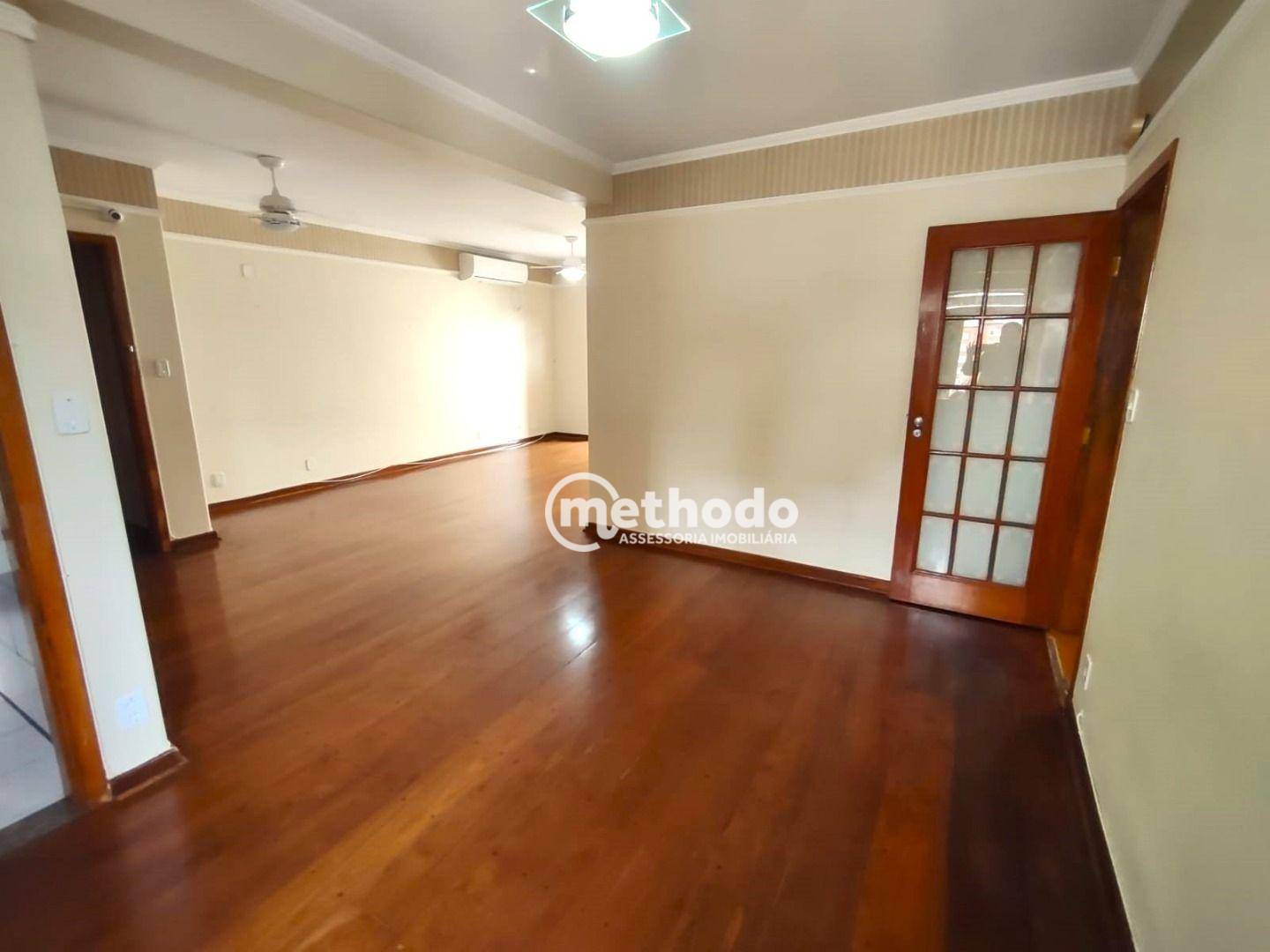 Apartamento à venda com 3 quartos, 137m² - Foto 1