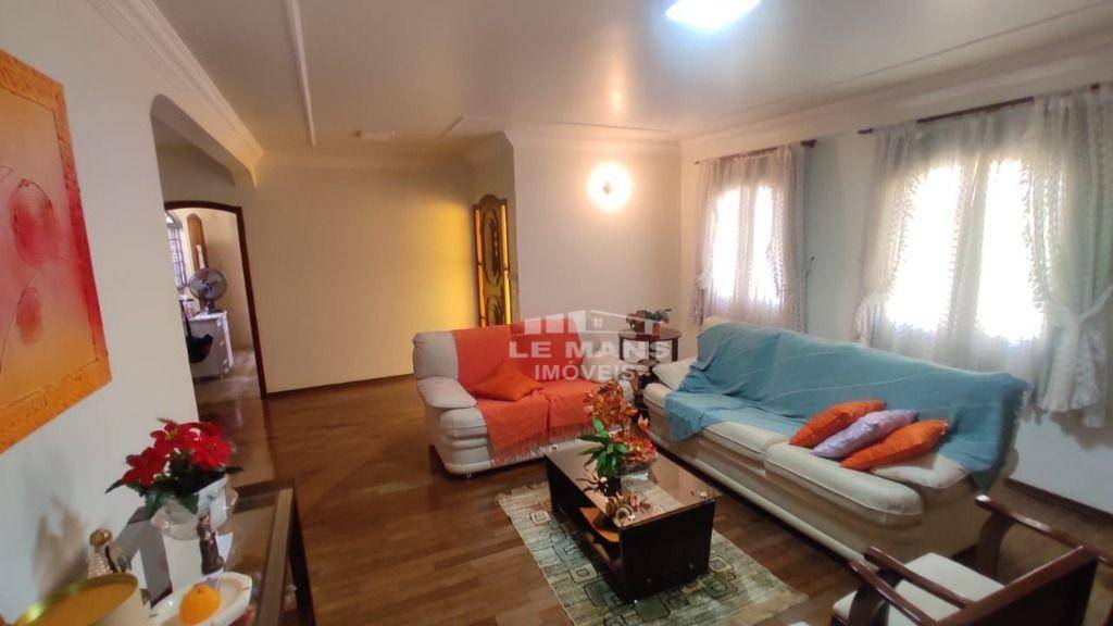 Casa à venda com 4 quartos, 196m² - Foto 4
