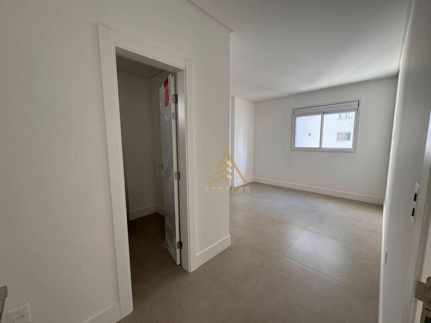 Apartamento à venda com 3 quartos, 125m² - Foto 8