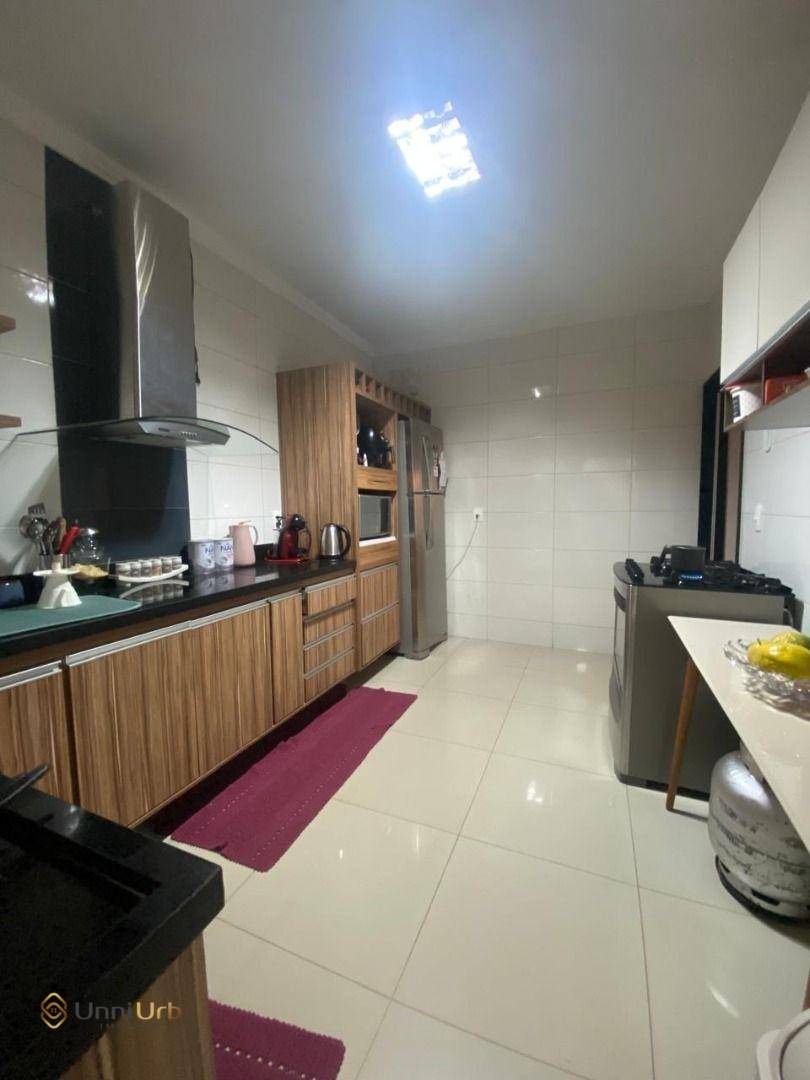 Sobrado, 2 quartos, 198 m² - Foto 5