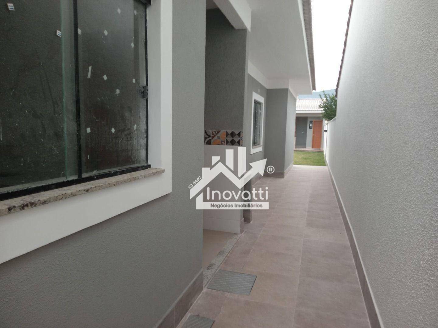 Casa à venda com 3 quartos, 99m² - Foto 4