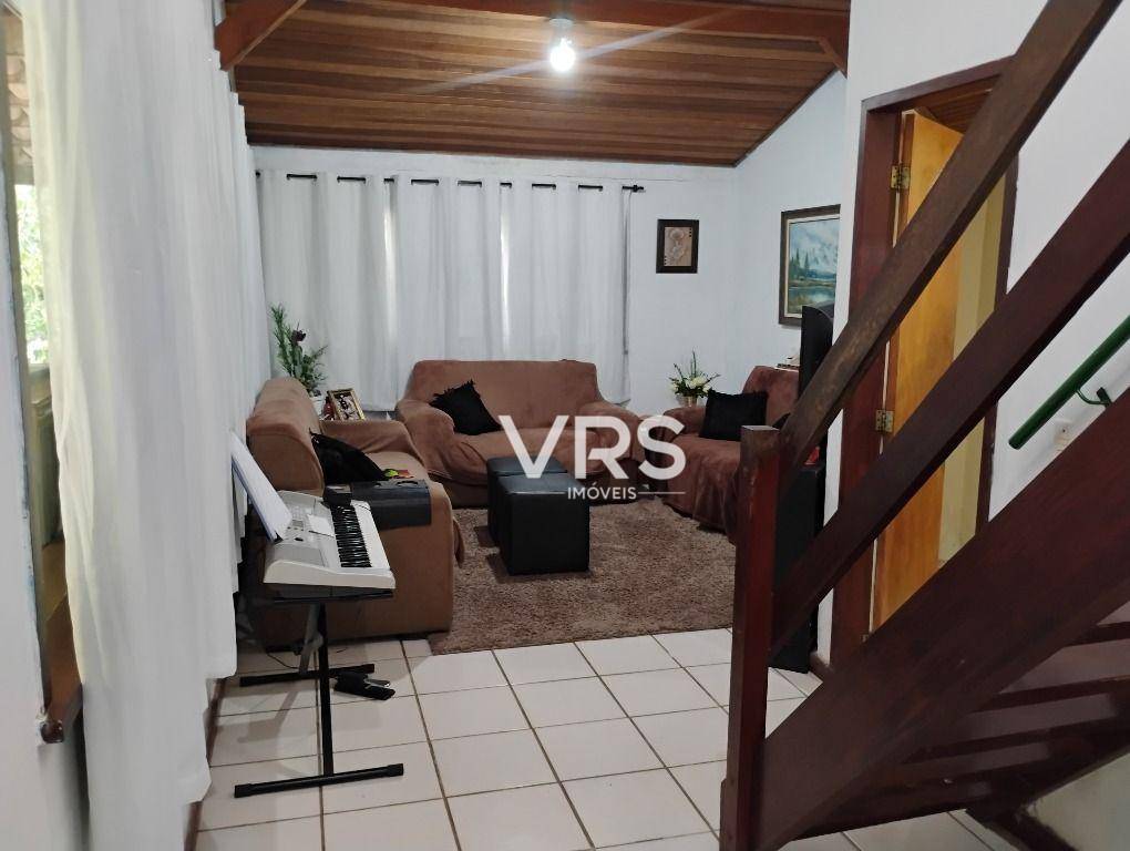 Casa à venda com 7 quartos, 224m² - Foto 18