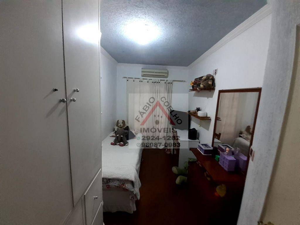 Casa à venda com 4 quartos, 250m² - Foto 17