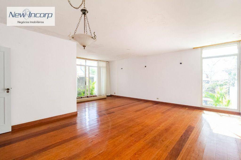 Casa à venda com 3 quartos, 307m² - Foto 2