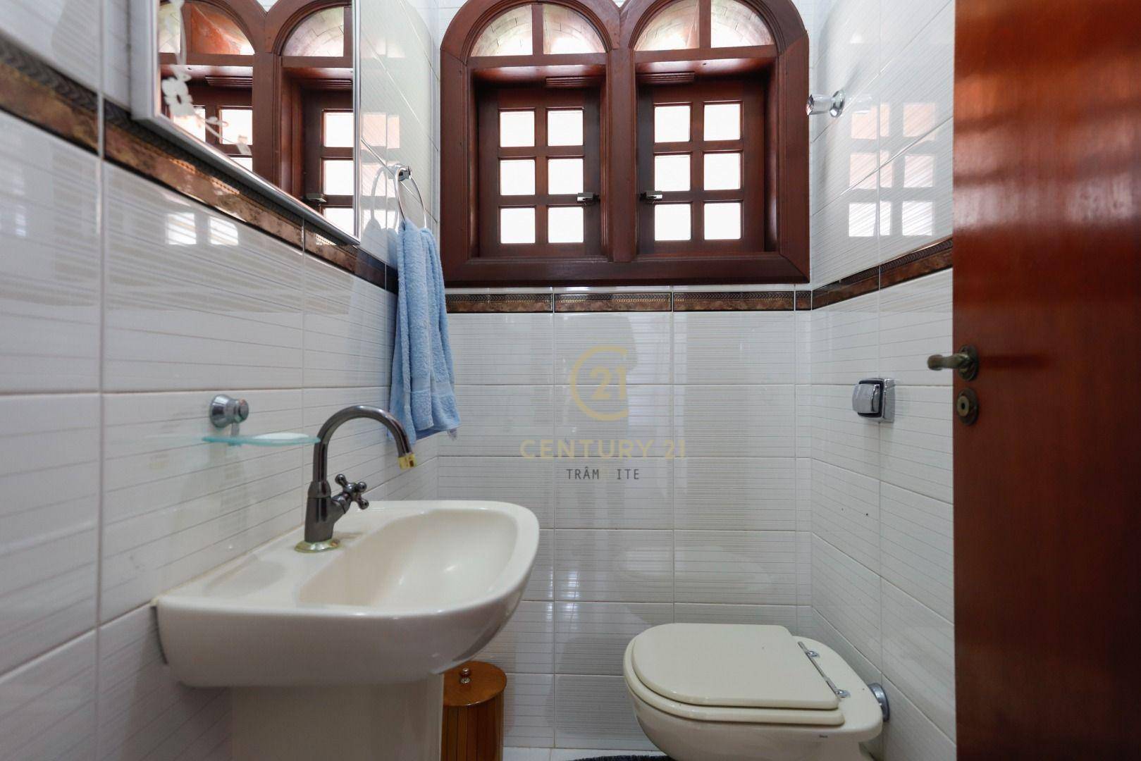 Casa de Condomínio à venda com 4 quartos, 272m² - Foto 25