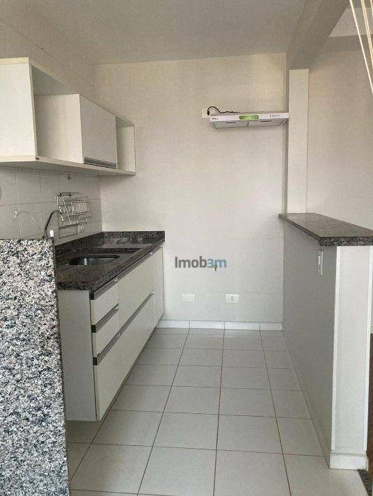 Apartamento para alugar com 3 quartos, 72m² - Foto 7