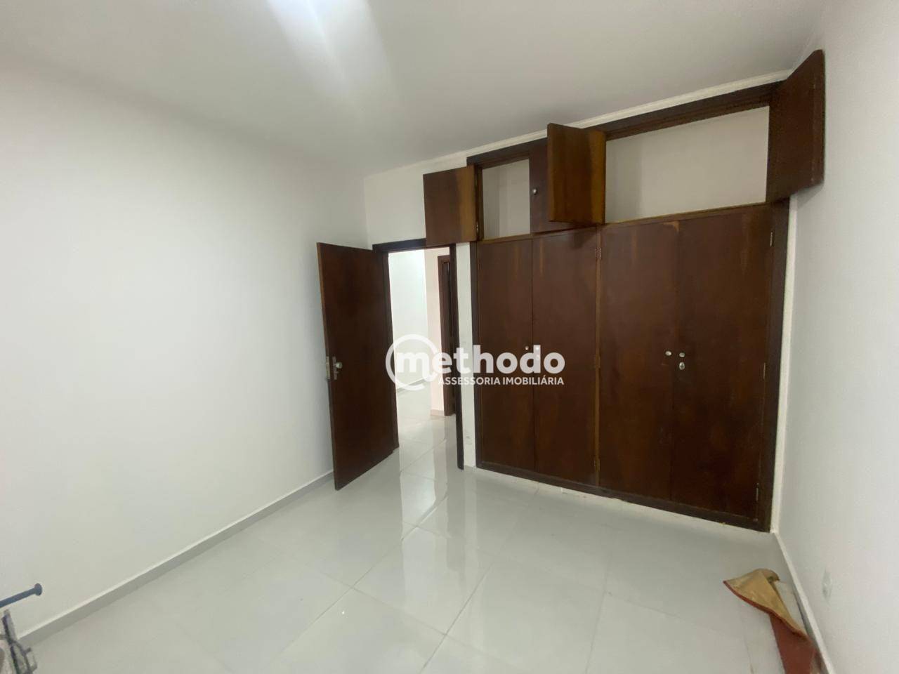 Casa para alugar com 4 quartos, 244m² - Foto 12