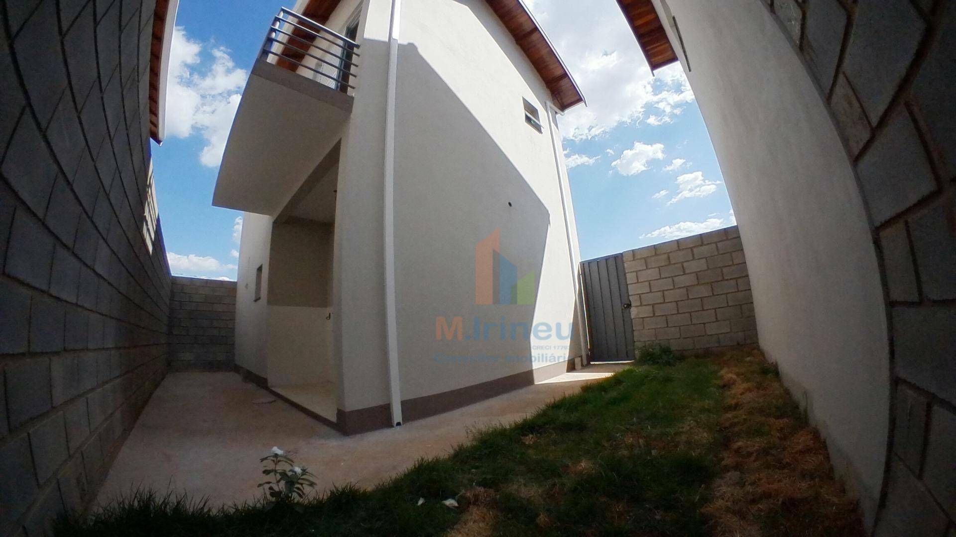 Casa à venda com 2 quartos, 70m² - Foto 13