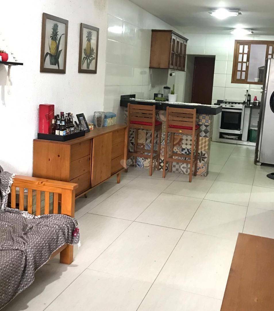 Casa à venda com 3 quartos, 208m² - Foto 2