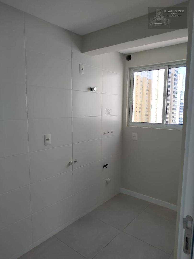 Apartamento à venda com 2 quartos, 92m² - Foto 13