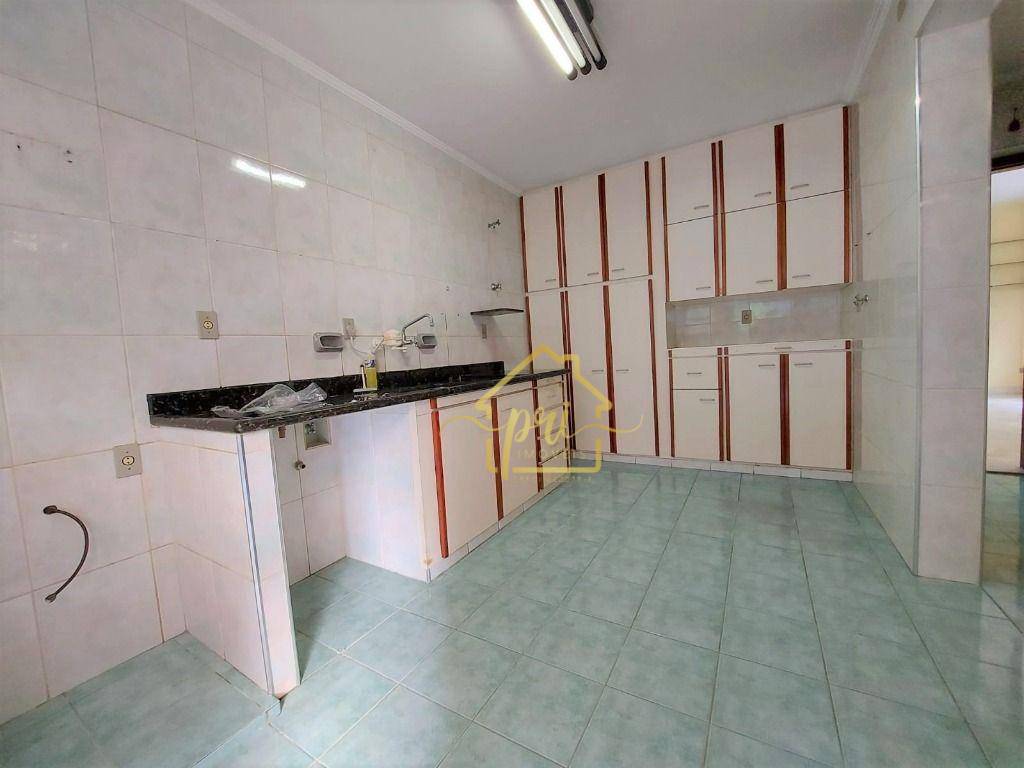 Casa à venda com 3 quartos, 330m² - Foto 17