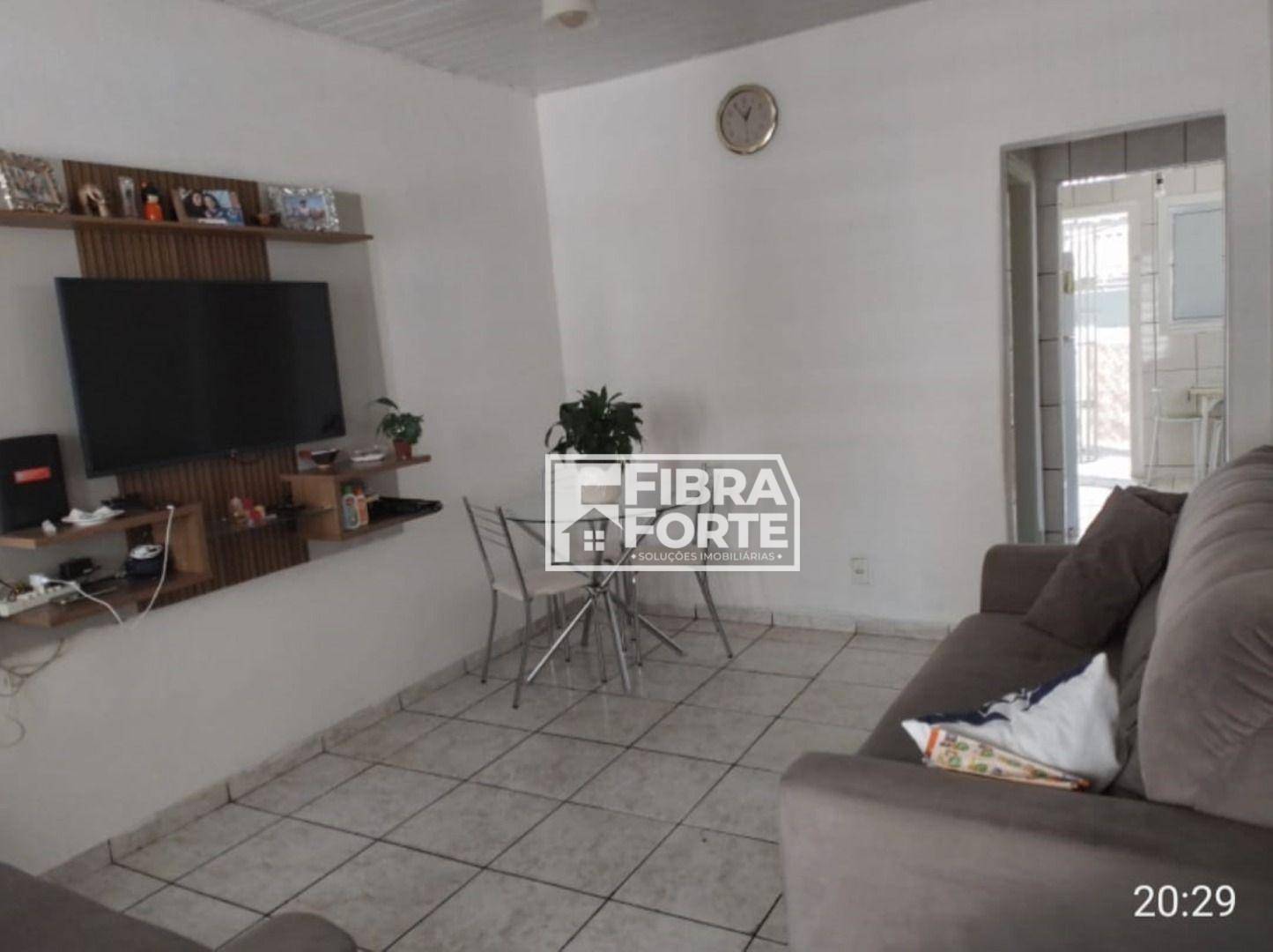 Casa à venda com 2 quartos, 65m² - Foto 4