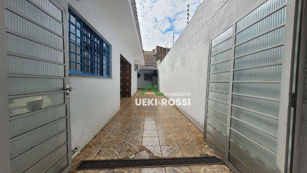 Casa à venda com 3 quartos, 190m² - Foto 3