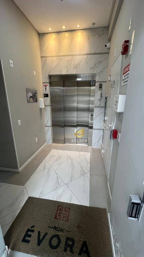 Apartamento à venda com 3 quartos, 98m² - Foto 3