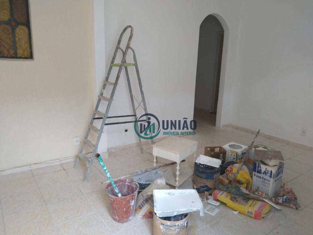 Casa à venda com 4 quartos, 150m² - Foto 13