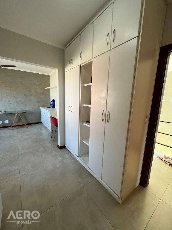 Casa à venda com 4 quartos, 382m² - Foto 19